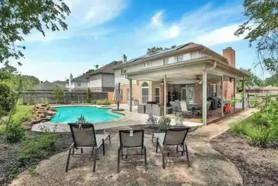 Image de Modern Spacious Heated Pool & Hot Tub Paradise Home.