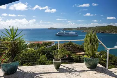 Image de Frenchman's View Villa 3 Bd/3. 5 Ba w/ Pool