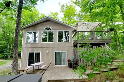 Image de Patterson Lake Retreat - Two Waterfront Cottages!