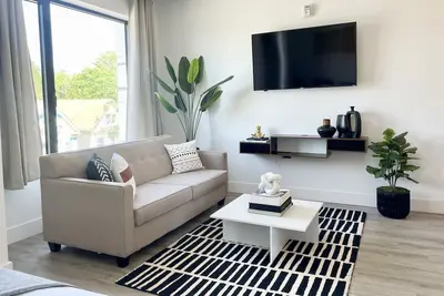 Image de Jan 38% Promo:Queen Studio w/ Pool + Gym Near Nyc