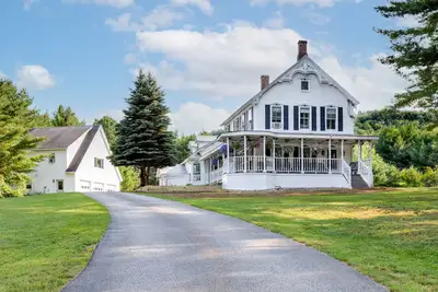 Image de One-of-a-kind 4 Acre Adirondack Escape Short Drive to Lg & Gore Mountain! \n