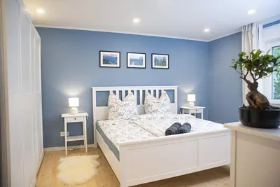 Image de Moderne Wohnung im Grünen mit Privatem Garten