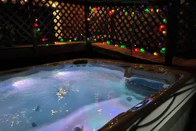 Image de 4 Bedroom, Hot Tub, Relaxing, No Cleaning Fee