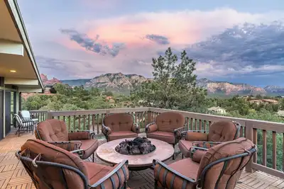 Image de Manzanita | Omg Red Rock Views | Hot Tub | Fire Pit | Walk to Uptown Sedona