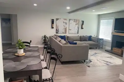 Image de Fullerton 1 mile from busy shopping, Anaheim, Buena Park