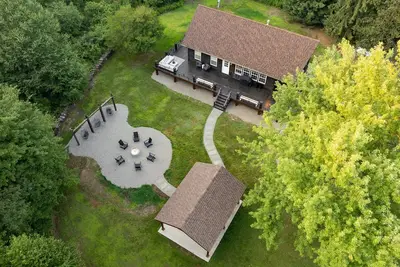 Image de Forest Creek Chalet | Riverfront w/ Airplane Strip