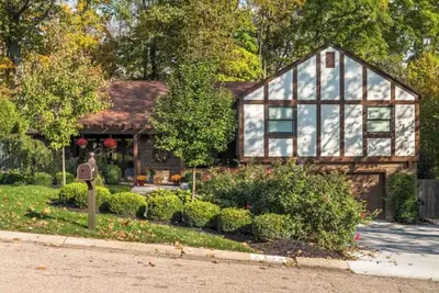 Image de Beavercreek Four Bedroom Home With Incredible Backyard! Completely Updated!