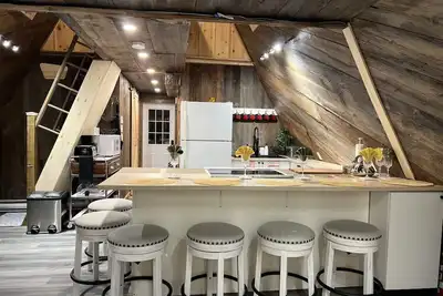 Image de Serendib By St Peters Bay. . . . ( Three Bedroom Rustic Cottage)