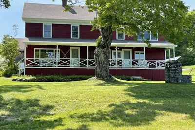 Image de Quintessential 1860's Berkshire farmhouse with mountain views on 30 acres.