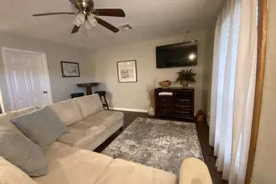 Image de A Reel Good Time! Cozy 2 bedroom unit
