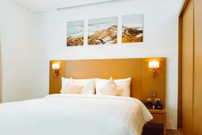 Image de Two Bedroom Apartment Near Community Park Jvc By Luxury Bookings