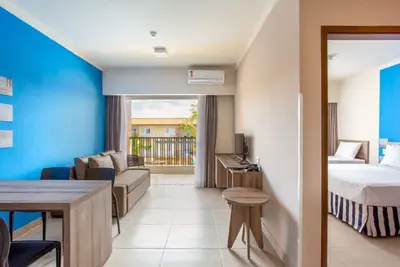 Image de Tropical resort in front of the beach. With amenities on the beach!