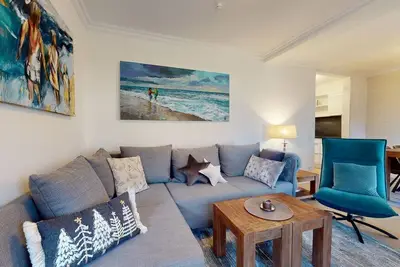 Image de Beachside - beachfront apartment for up to 6 people with sauna & garden in