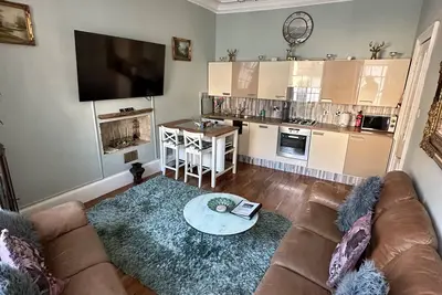 Image de Charming 2-Bedroom Apartment Located in Ayr