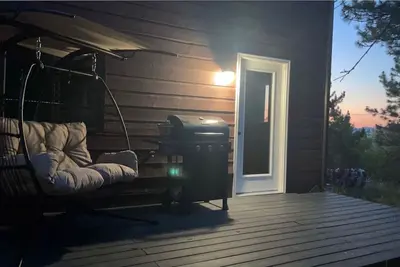 Image de Modern Luxurious Lookout - One Minute from Capitol and Trailheads