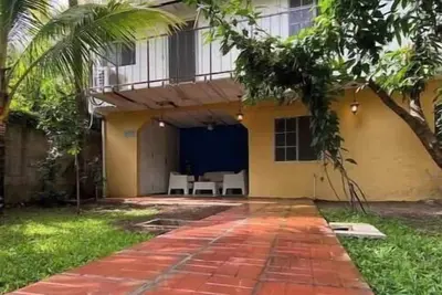 Image de Guess House by American Embasy, El Salvador, Gated community 24/7 security