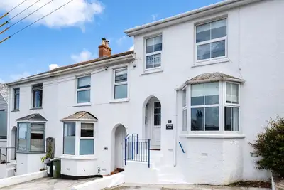 Blue Lobster Cottage, pet friendly, with open fire in Port Isaac