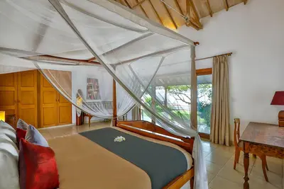 Image de Magnificent Balinese style villa with minutes