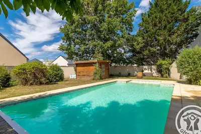 Image de Gîte accueillant avec piscine chauffée à partager, près d'Angers, idéal pour vacances en nature
