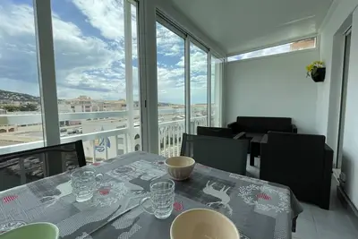 Image de 2 pièces mezzanine, parking privé, animaux admis