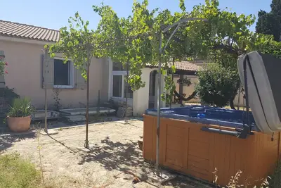 Image de Maison dans lotissement calme avec jacuzzi