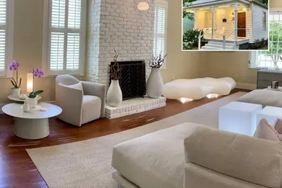 Image de Elegance & Charm: 27 Steps to Old Christ Church