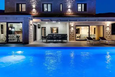 Image de Villa Neven with heated private pool, wine cellar