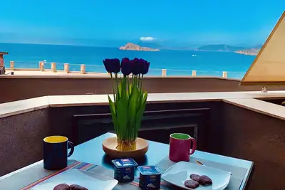 Wonderful sea view apartment with private beach!