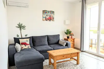 Image de Cozy new renovated accommodation with private terrace, 100m from the beach