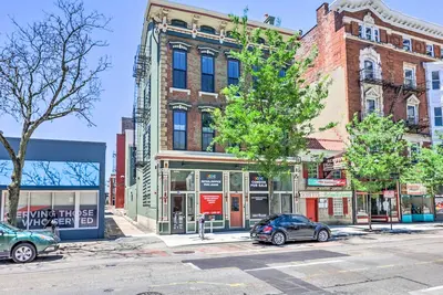 Image de Contemporary Cincinnati Condo - Pets Allowed!