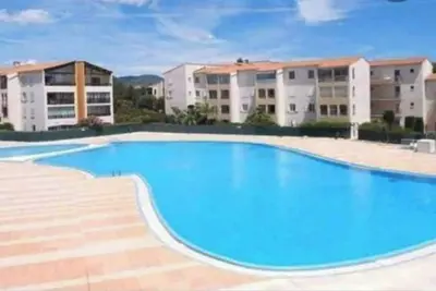 Image de Super appart au Lagon Bleu, garage, tennis piscine Ete Hivergarage Box  **