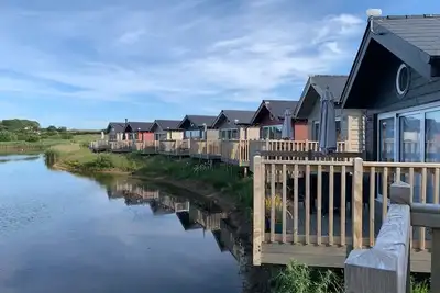 Image de Lakeside Retreat - a meadow lodge that sleeps 4 guests in 2 bedrooms