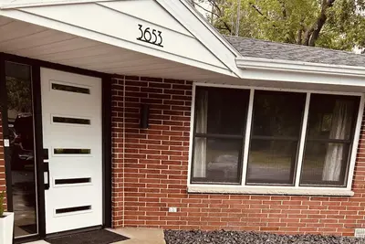 Image de Eaa minutes away. Channel on lake Winnebago