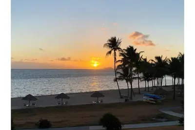 Image de 2 bdrm Beachfront Penthouse & Tennis Resort 2 bath with million dollar views