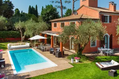 Villa Rossa 12, Emma Villas