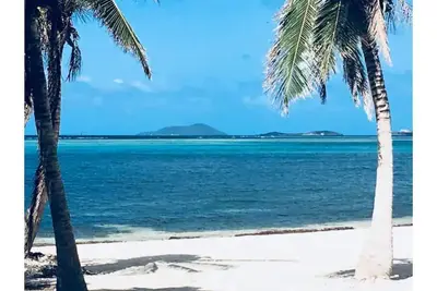 Image de Beachfront Resort Million Dollar views, Bar & Dine