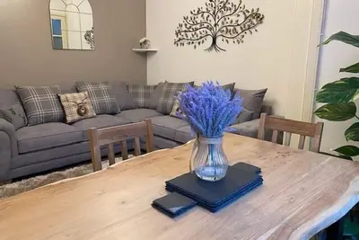 Image de Homely -en Ville-Appartement-Vue sur Rue-Salle de bain privée séparée