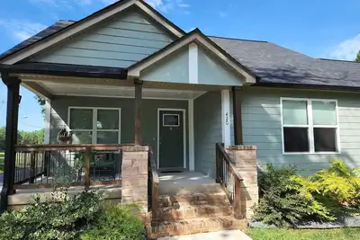 Image de Quaint Condo in Waxhaw. Walking distance to all attractions!