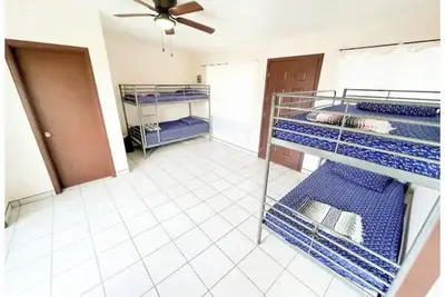 Image de Single Dorm Bed at Surf Hostel in La Fonda
