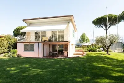 Image de Detached villa with garden Cod-Citra 011001lt0116