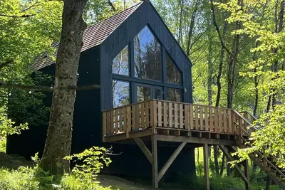 Image de Z 2 Lodge - Habitat contemporain dans un écrin de verdure.