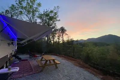 Image de Riversong Grove - 20 acres + King Bed