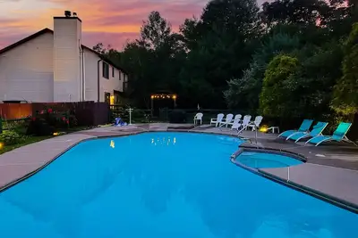 Image de Romantic Secluded Private Villa with Pool, Hot Tub, Sauna/Steam, Games