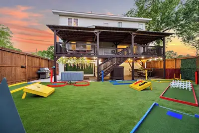 Image de Private Gated Estate | Hot tub | Mini Golf | Theatre | Games