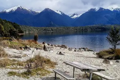 Image de Modern unit 2 minute nature path to the lake