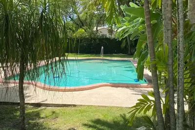 Spacious Guest House With Pool