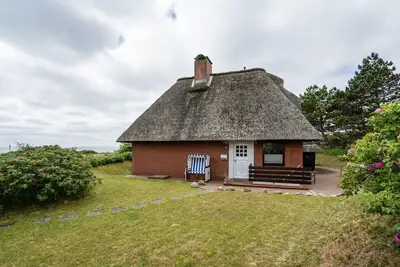 Image de Haus Sundermann - Fantastic apartment under thatch for 5 people, sea view,
