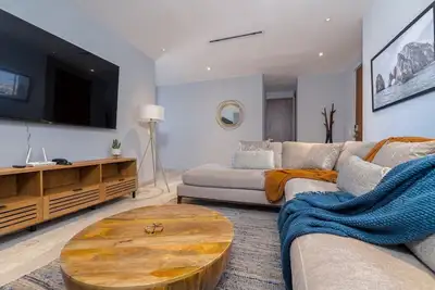 Image de Beautiful, modern and central  Condo with view over the city of Cabo!