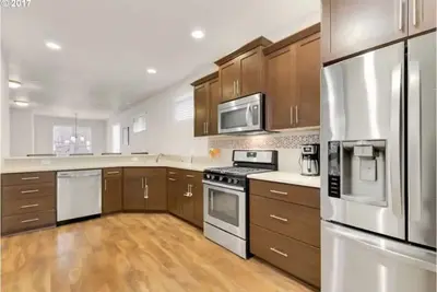 Image de 2, 100 SqFt Contemporary Home W/ Jacuzzi & Fire Pit