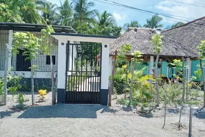 Image de Two bedrooms home. Sleep up to 10 people.
